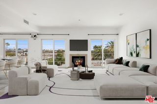 8555 Cashio Street PH 4, Los Angeles, CA 90035