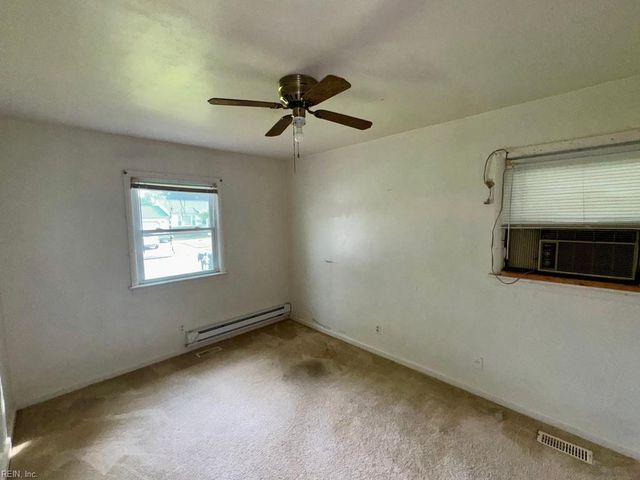 1520 Blanche DR, Portsmouth, VA 23701