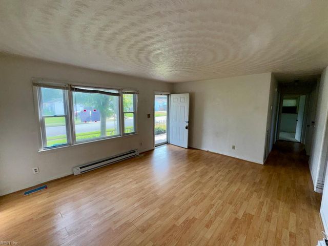 1520 Blanche DR, Portsmouth, VA 23701