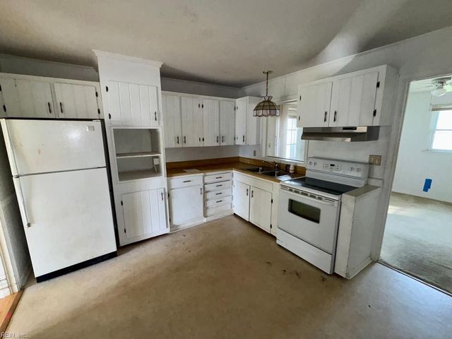 1520 Blanche DR, Portsmouth, VA 23701