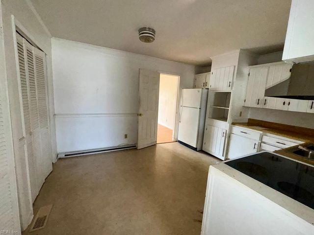 1520 Blanche DR, Portsmouth, VA 23701