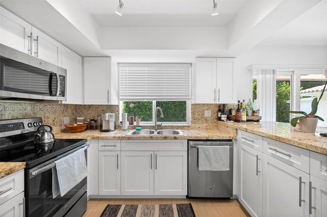 811 Capri St, Coral Gables, FL 33134