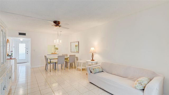 7787 Golf Circle Dr 105, Margate, FL 33063
