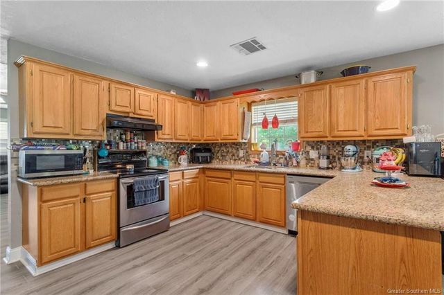 512 Gist Lane, Lake Charles, LA 70611