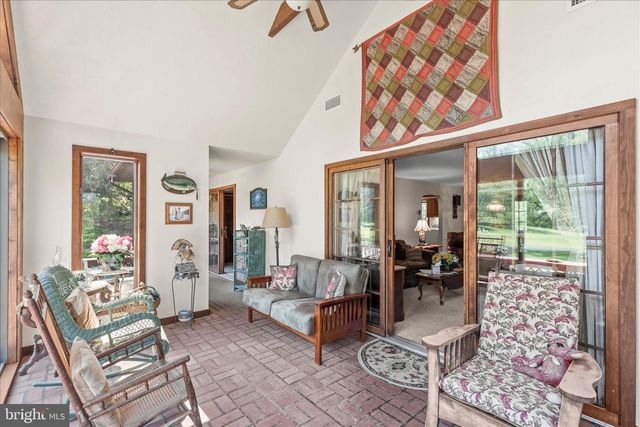 115 VALLEY RD, Windsor, PA 17366