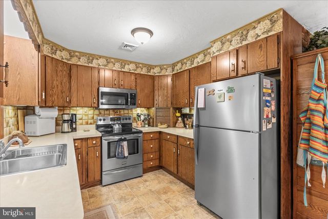 115 VALLEY RD, Windsor, PA 17366