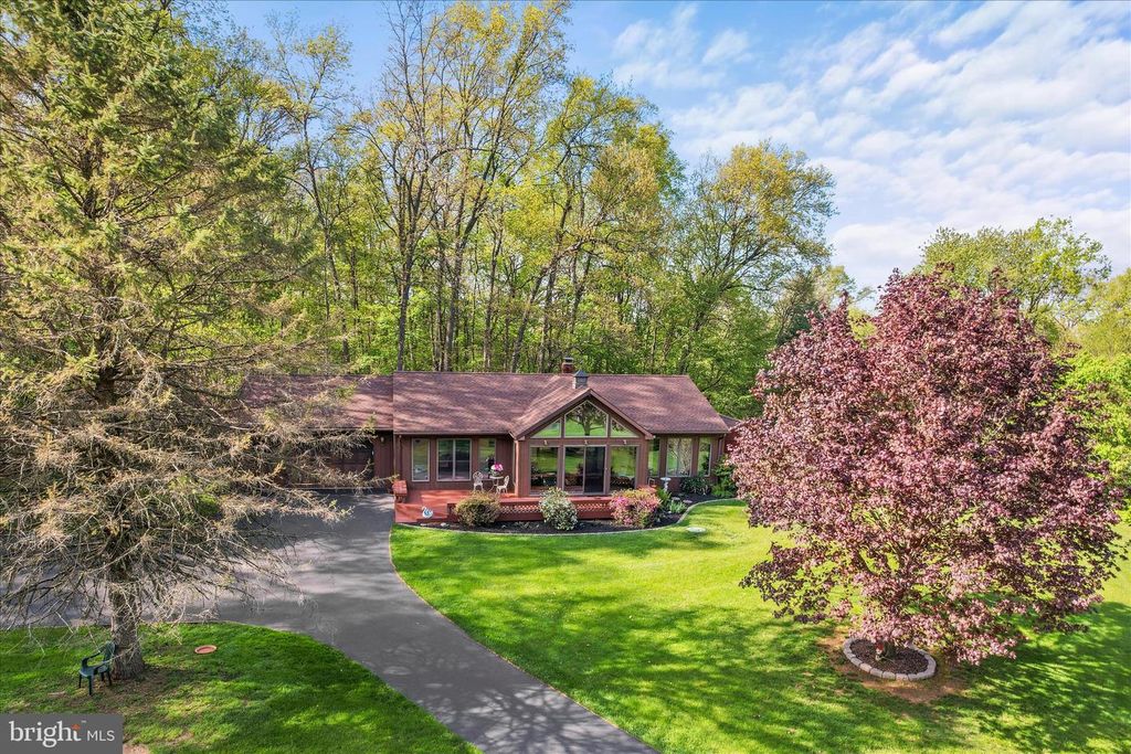 115 VALLEY RD, Windsor, PA 17366