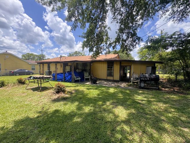 302 N O'Tyson, Mt Pleasant, TX 75455