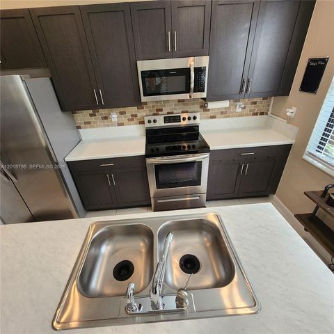 25111 SW 108th Ave, Homestead, FL 33032