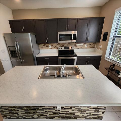 25111 SW 108th Ave, Homestead, FL 33032