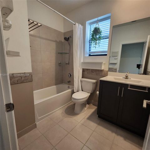 25111 SW 108th Ave, Homestead, FL 33032