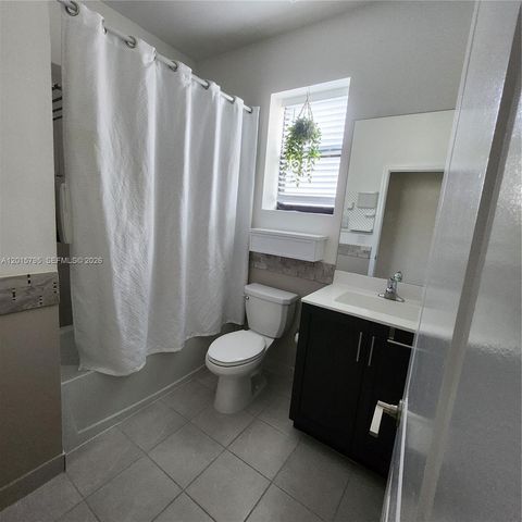 25111 SW 108th Ave, Homestead, FL 33032