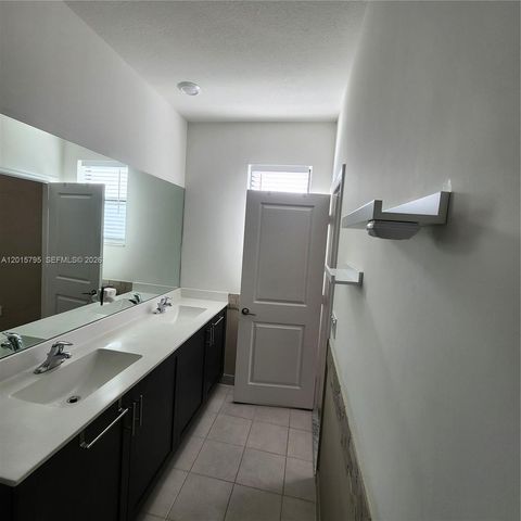 25111 SW 108th Ave, Homestead, FL 33032