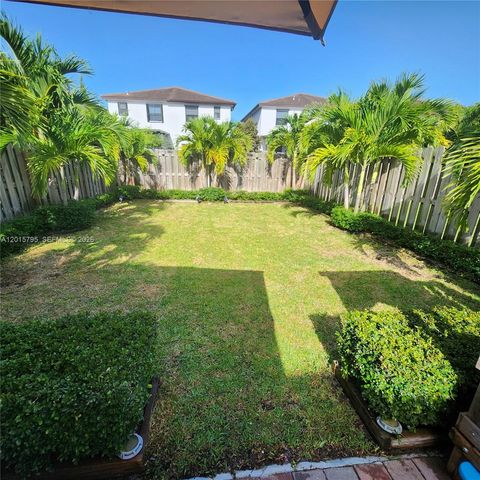 25111 SW 108th Ave, Homestead, FL 33032