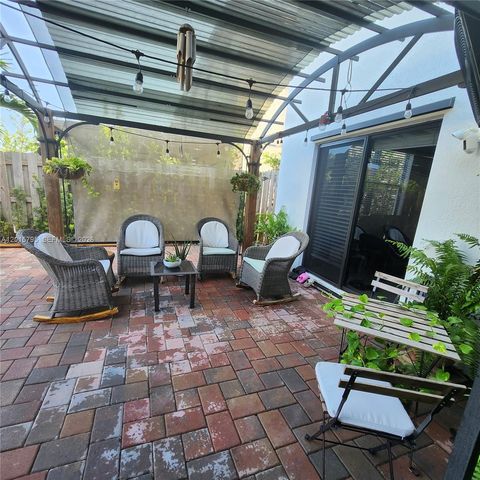 25111 SW 108th Ave, Homestead, FL 33032