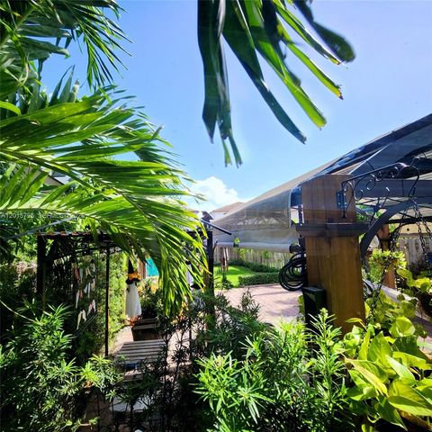 25111 SW 108th Ave, Homestead, FL 33032