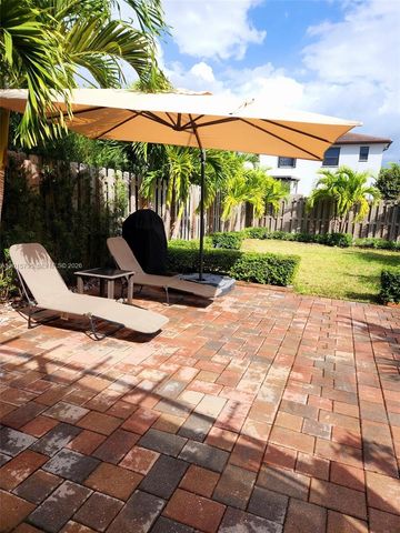 25111 SW 108th Ave, Homestead, FL 33032