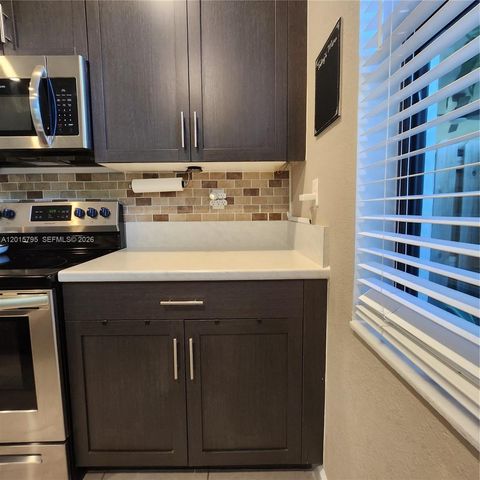 25111 SW 108th Ave, Homestead, FL 33032