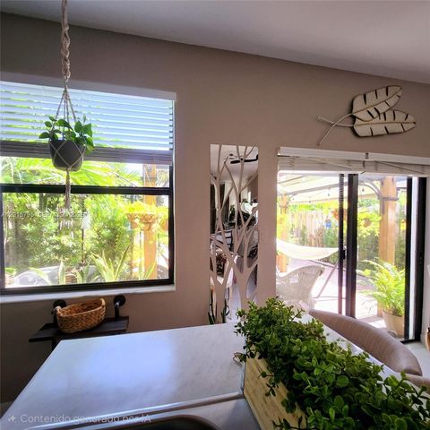 25111 SW 108th Ave, Homestead, FL 33032