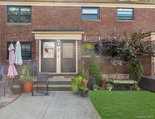 220-16 75th Avenue 210A2, Oakland Gardens, NY 11364