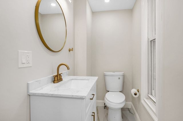 9 Cross St, Somerville, MA 02145