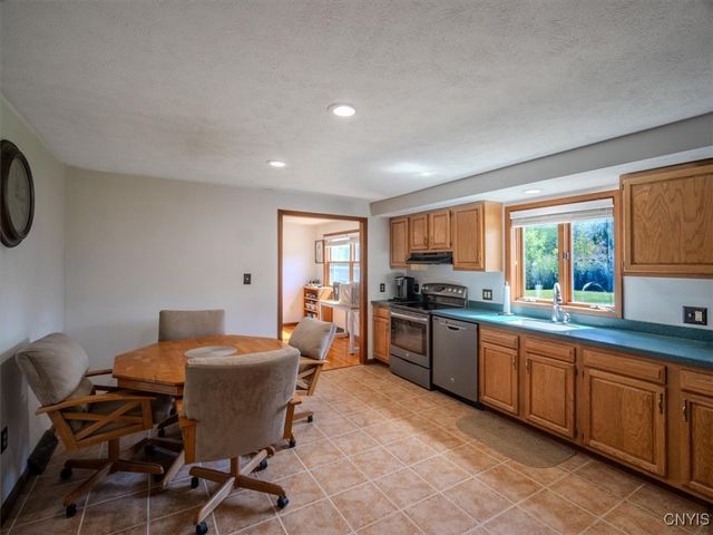 1263 Upp Lenox Avenue, Oneida, NY 13421