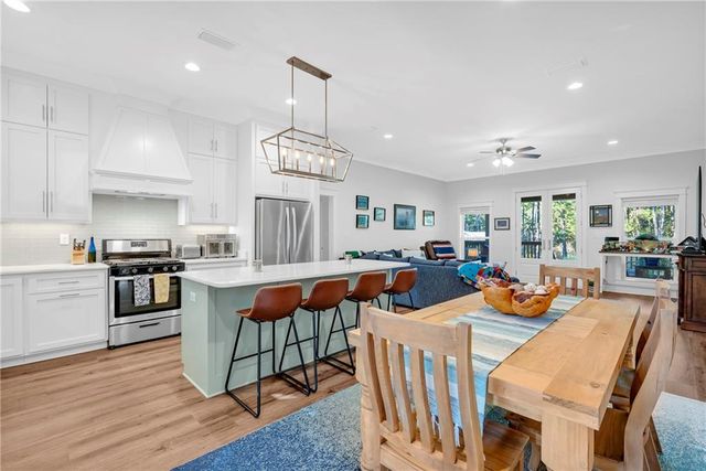 124 Buchanan Street, Dauphin Island, AL 36528