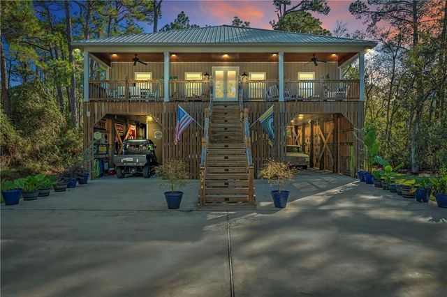 124 Buchanan Street, Dauphin Island, AL 36528