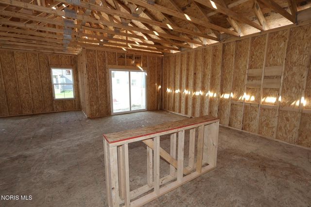 932 Creekside Lane, Bowling Green, OH 43402