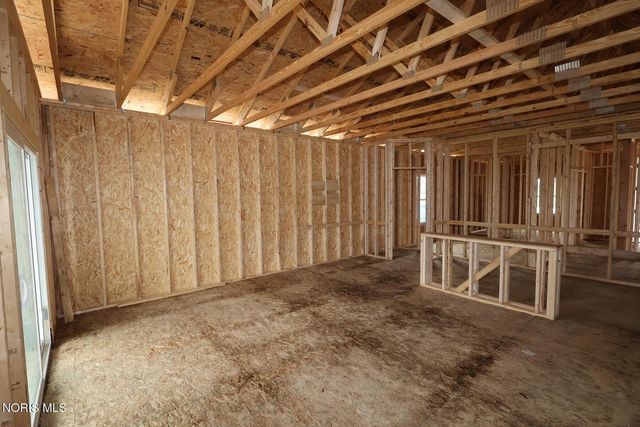 932 Creekside Lane, Bowling Green, OH 43402