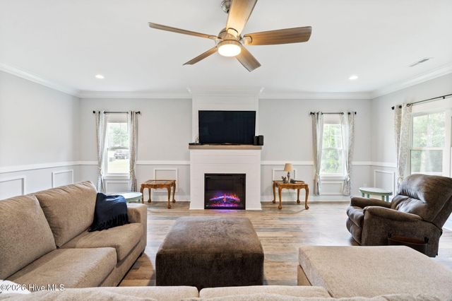 107 Whispering Pine Lane, Holly Ridge, NC 28445