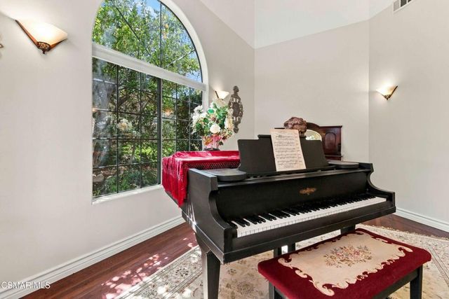 1351 Rainey Road, Simi Valley, CA 93063