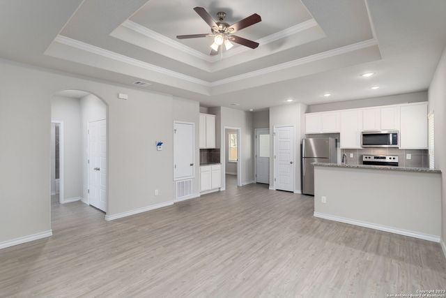 402 Trefger St, Seguin, TX 78155