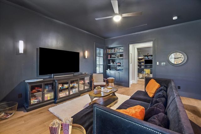 5118 Braesheather Drive, Houston, TX 77096