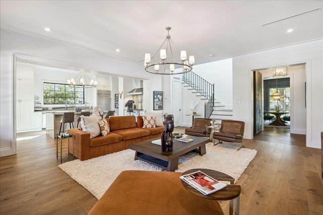 5118 Braesheather Drive, Houston, TX 77096