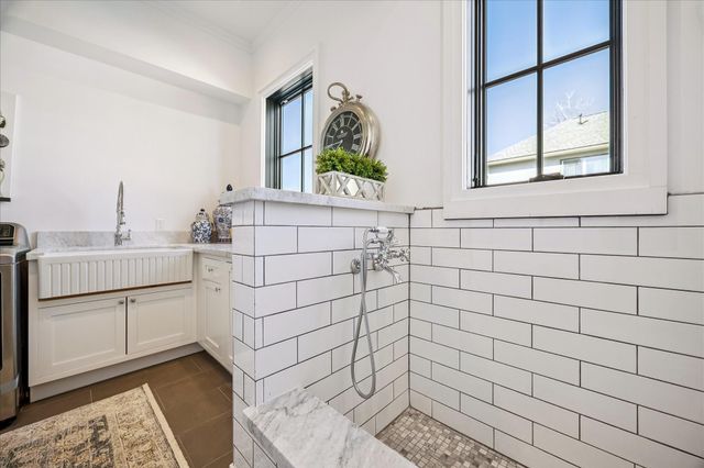 5118 Braesheather Drive, Houston, TX 77096