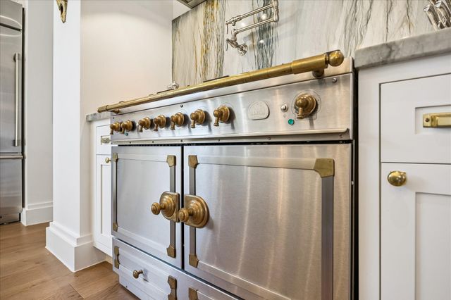 5118 Braesheather Drive, Houston, TX 77096