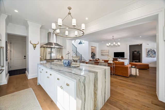 5118 Braesheather Drive, Houston, TX 77096