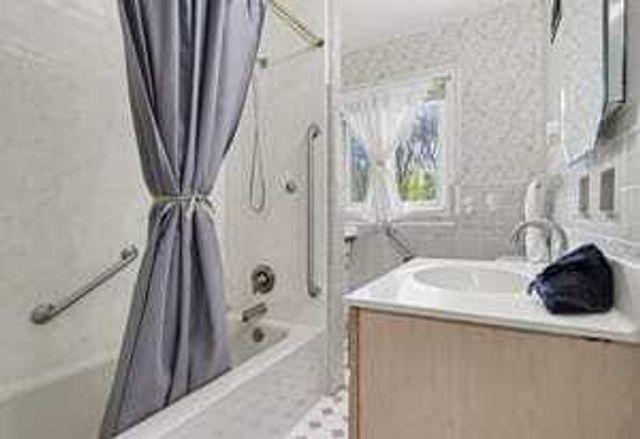 129 W Sunset Boulevard, Battle Creek, MI 49017