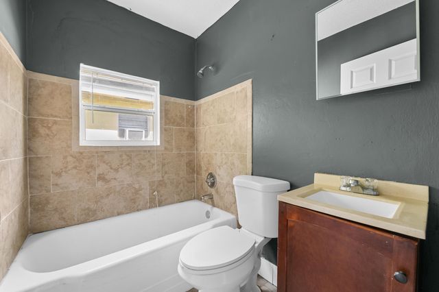 649 W 10TH Street, Riviera Beach, FL 33404