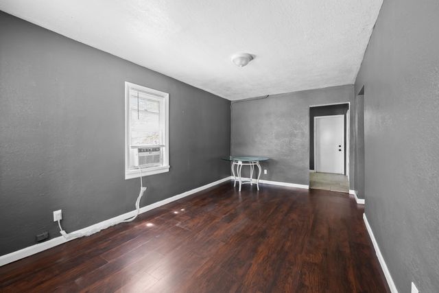 649 W 10TH Street, Riviera Beach, FL 33404