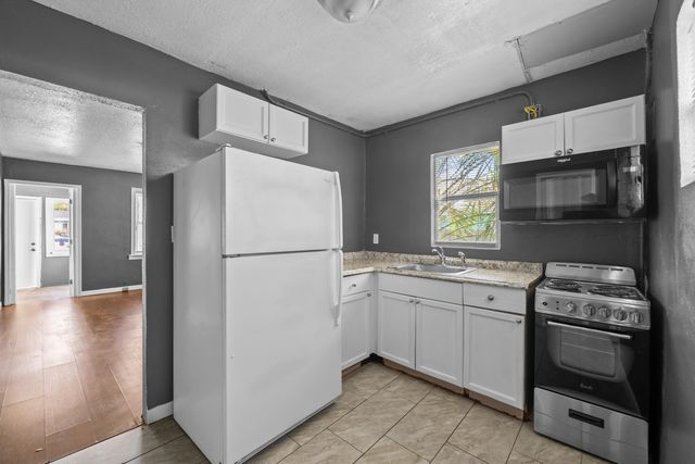 649 W 10TH Street, Riviera Beach, FL 33404