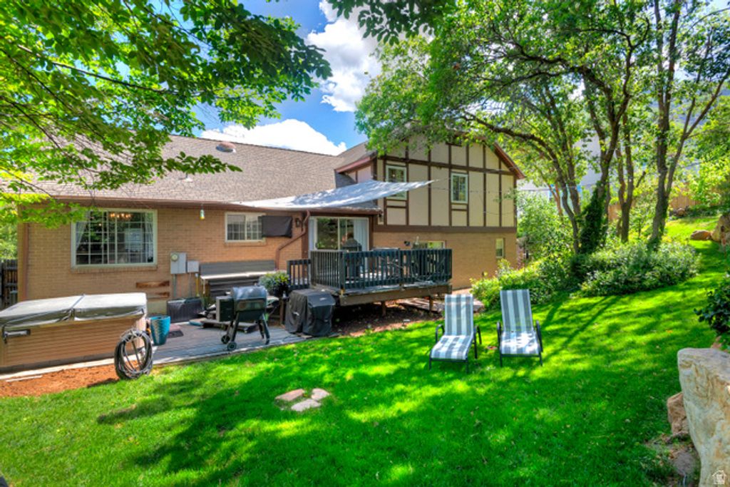 Image 2 of property listing at 3310 E CREEK RD, Salt Lake City, UT 84121