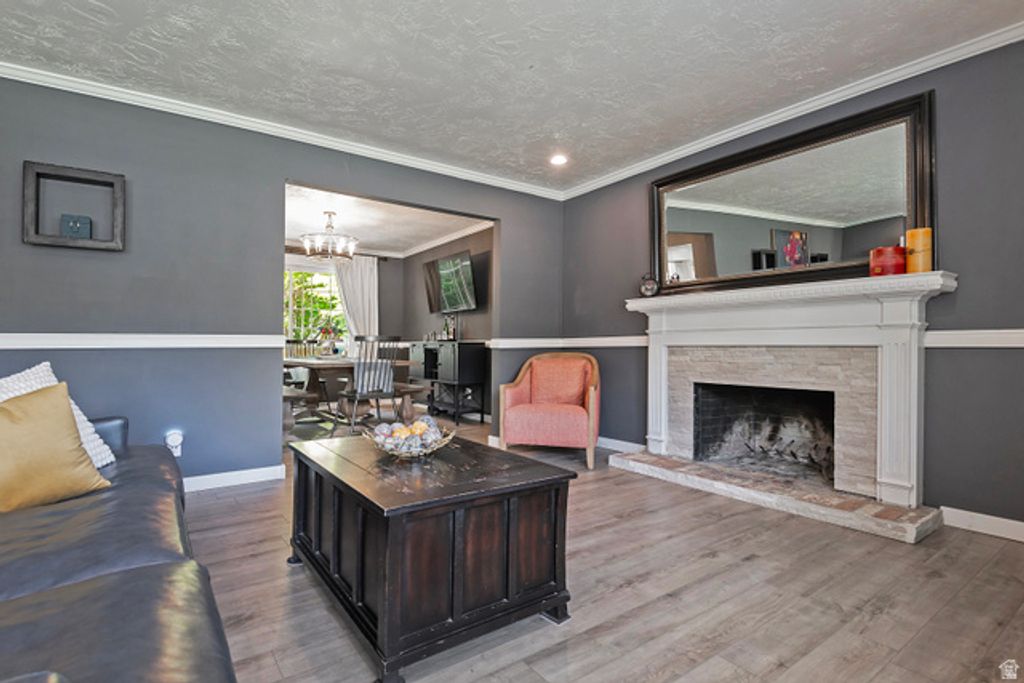 Image 11 of property listing at 3310 E CREEK RD, Salt Lake City, UT 84121