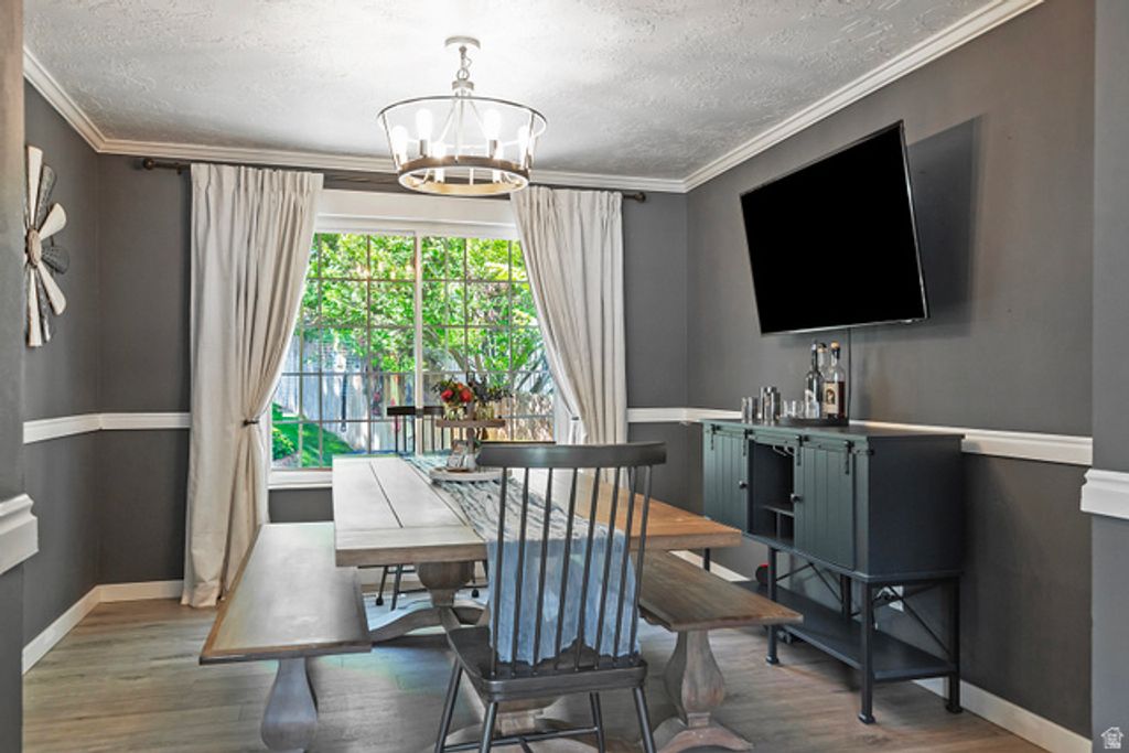 Image 13 of property listing at 3310 E CREEK RD, Salt Lake City, UT 84121