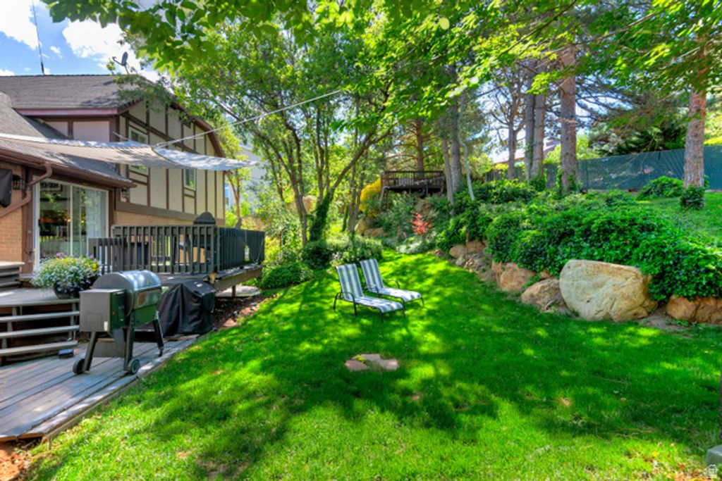 Image 3 of property listing at 3310 E CREEK RD, Salt Lake City, UT 84121