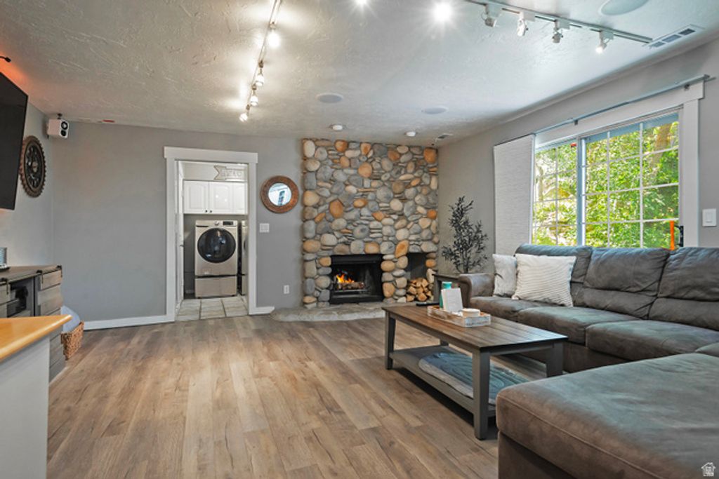 Image 22 of property listing at 3310 E CREEK RD, Salt Lake City, UT 84121