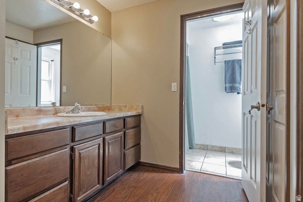 Image 24 of property listing at 3310 E CREEK RD, Salt Lake City, UT 84121