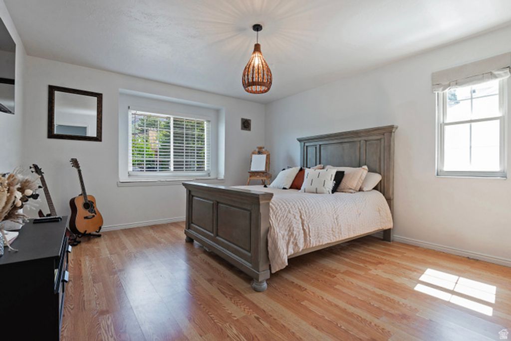 Image 25 of property listing at 3310 E CREEK RD, Salt Lake City, UT 84121
