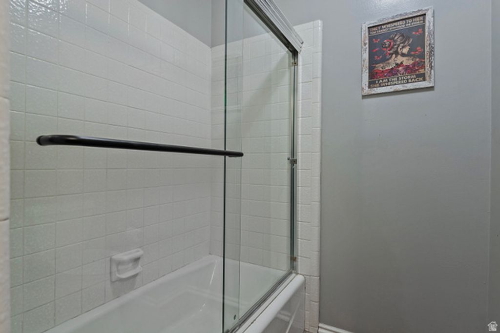 Image 27 of property listing at 3310 E CREEK RD, Salt Lake City, UT 84121
